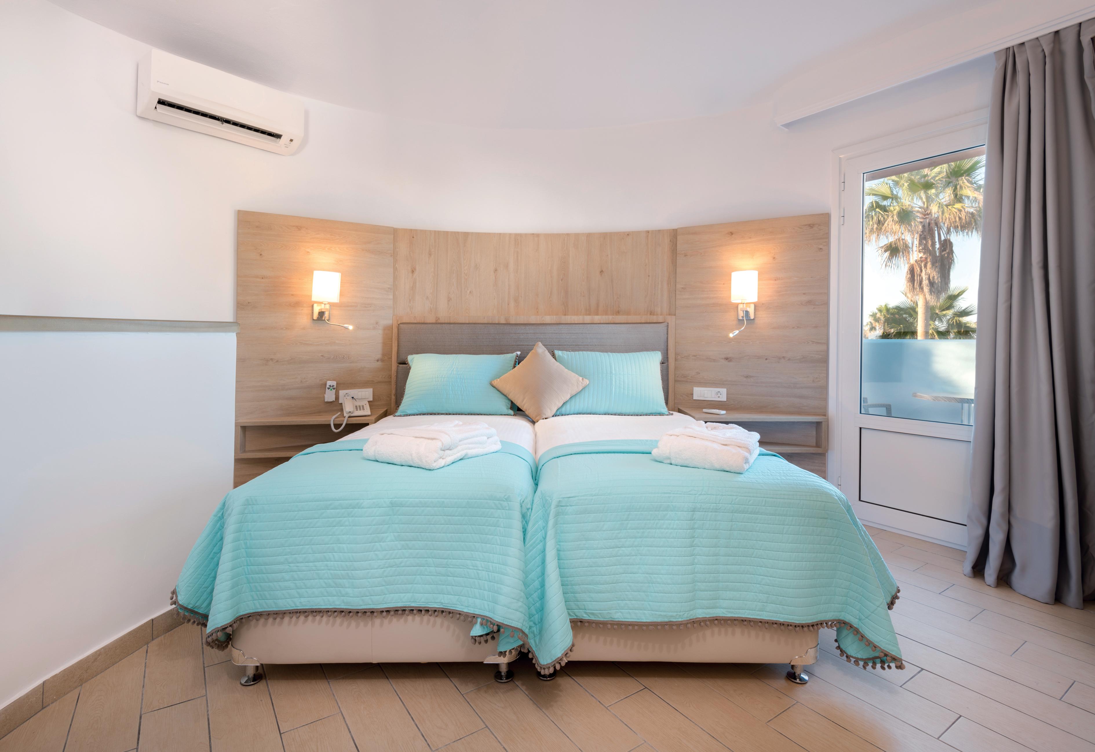 Eurovillage Achilleas Hotel 4*